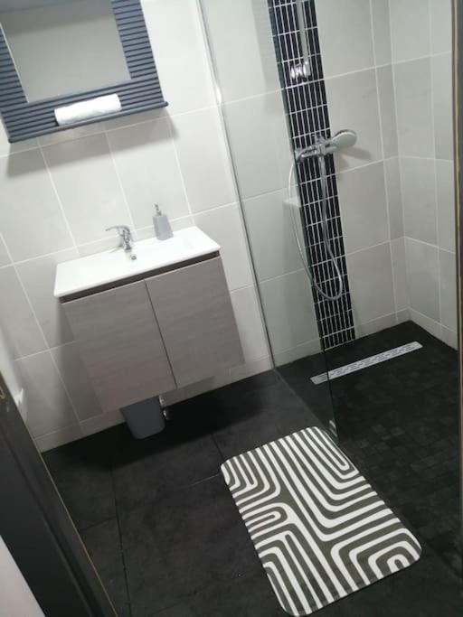 Peronnas Appartement Tout Proche De Bourg-En-Bresse מראה חיצוני תמונה
