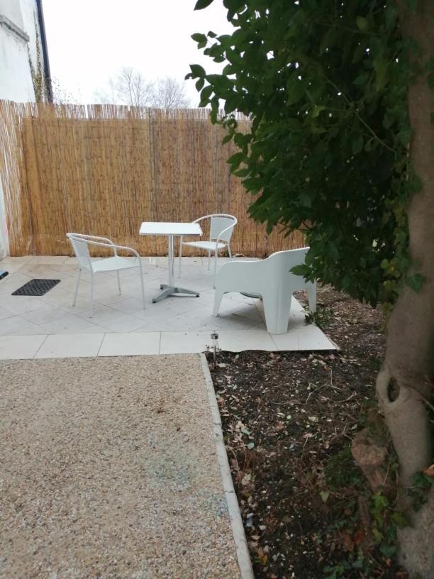 Peronnas Appartement Tout Proche De Bourg-En-Bresse מראה חיצוני תמונה